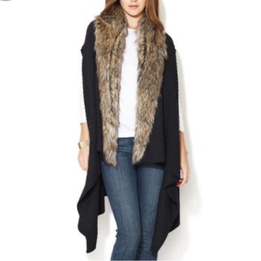 Knit vest with Faux Fur Trim